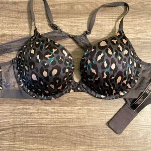 Victoria Secret Bra SZ 36B